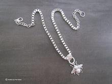 Load image into Gallery viewer, QUEEN BEE Necklace SILVER