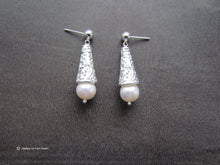 Load image into Gallery viewer, BELLA Earrings