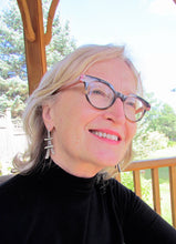 Load image into Gallery viewer, PAGODA Earrings