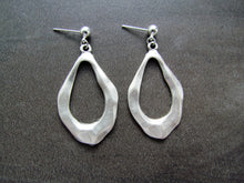Load image into Gallery viewer, ELLIS Earrings
