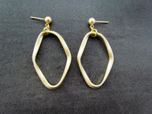 Load image into Gallery viewer, PARKER Earrings
